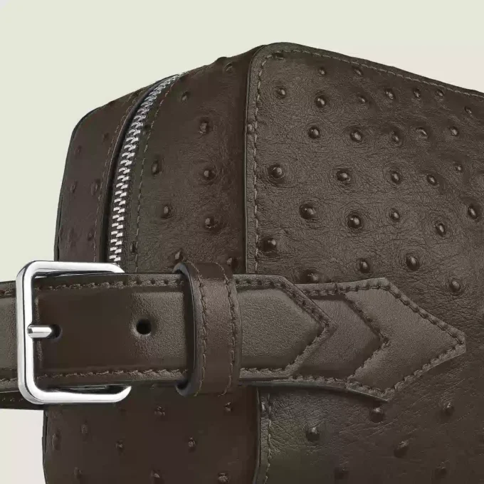 Kosmetiktasche aus Straußenleder mit Prägung