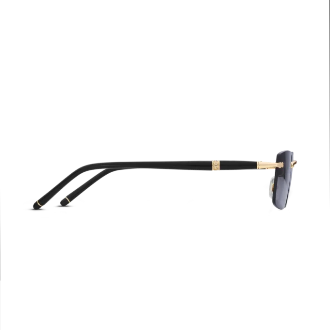 Rechteckige Sonnenbrille mit goldfarbenem Metallrahmen