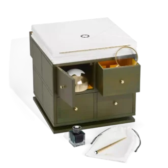 Set Happy Holiday 2025